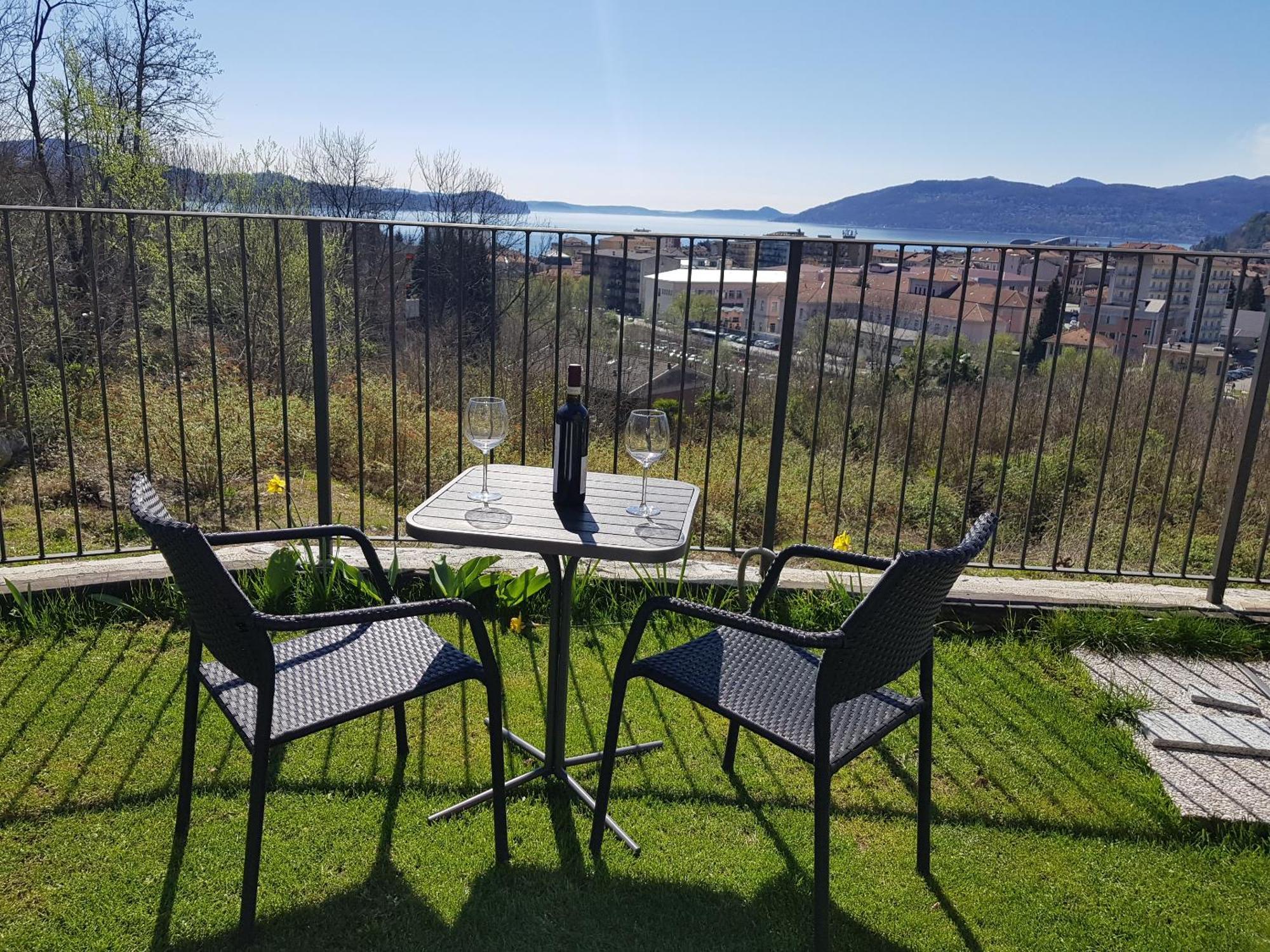 B&B Stella Maggiore Verbania Bagian luar foto